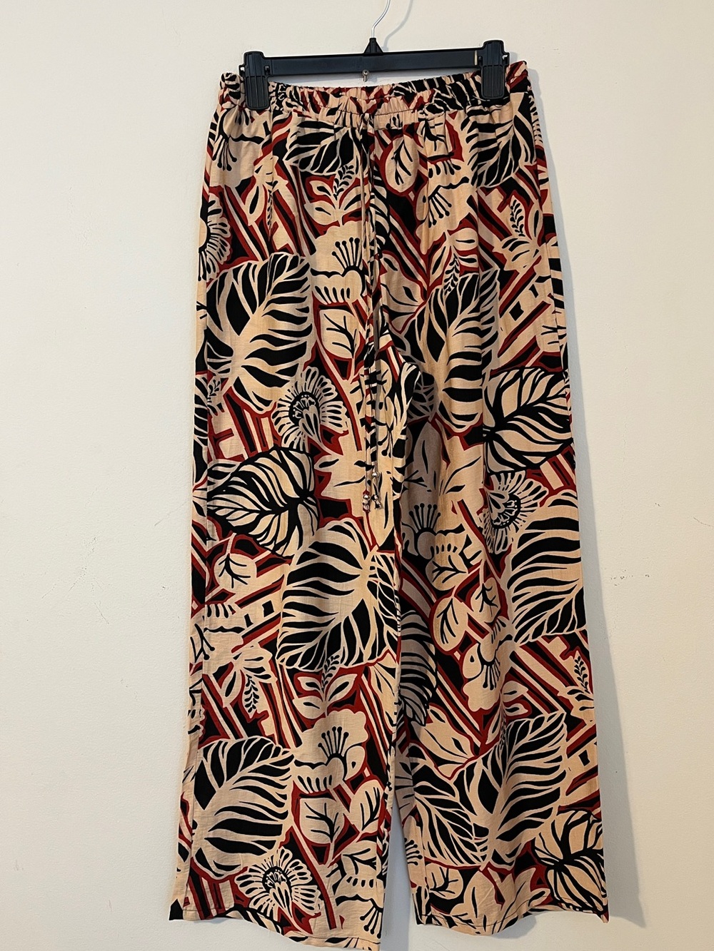 Mlle Gabrielle Tropical Print Wide Leg Pants in Beige, Black red M casual New